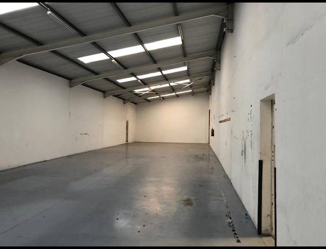 997M² WAREHOUSE TO LET IN MAXMEAD